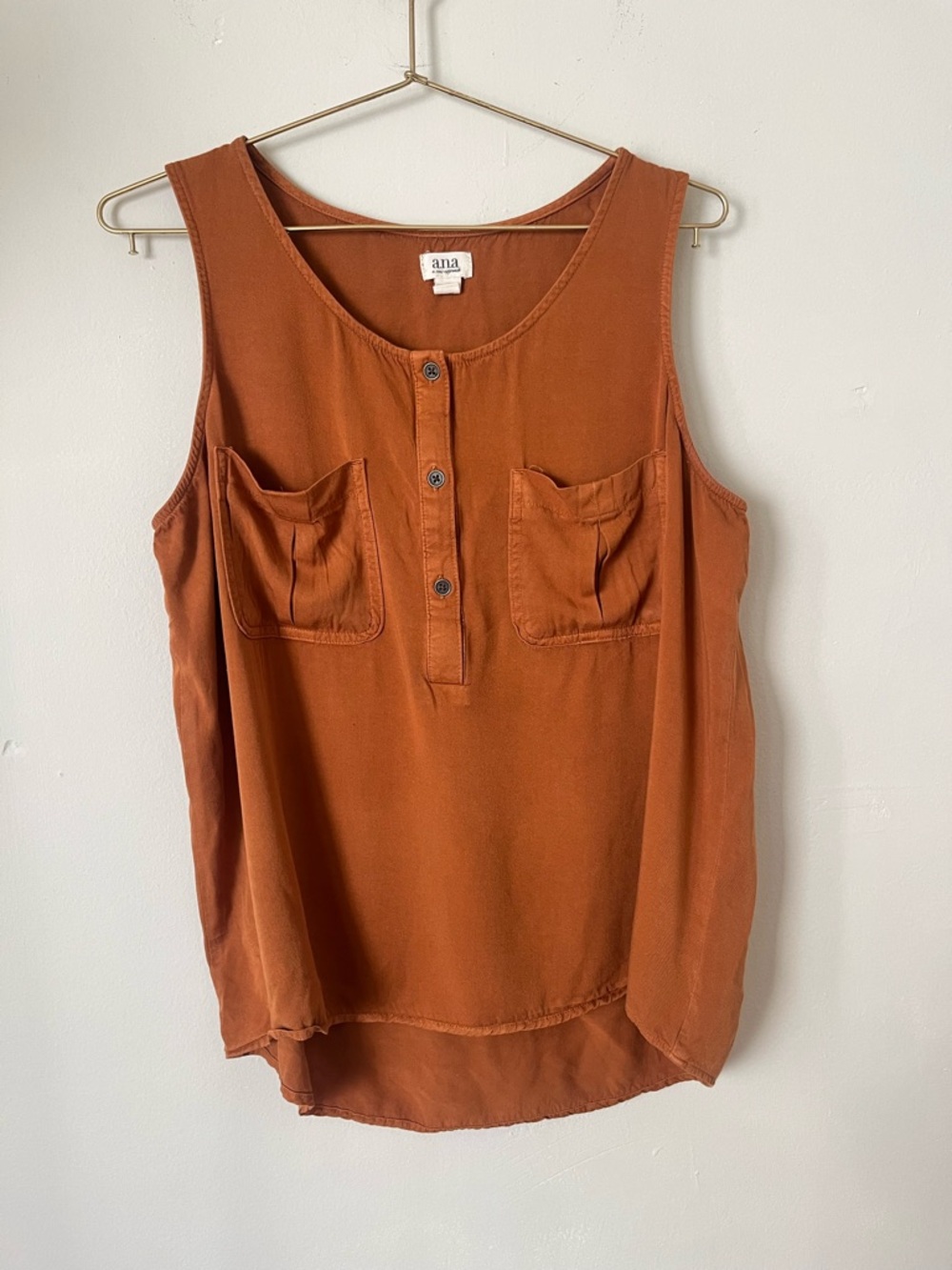 a.n.a Rust Orange Sleeveless Pocket Henley Tank M